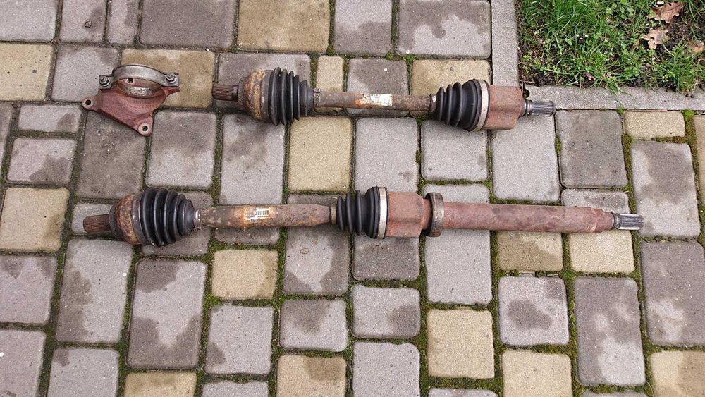 Піввісь автомобіля Форд С-макс з АКПП