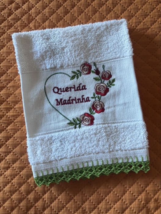 Pano bordado ha mão