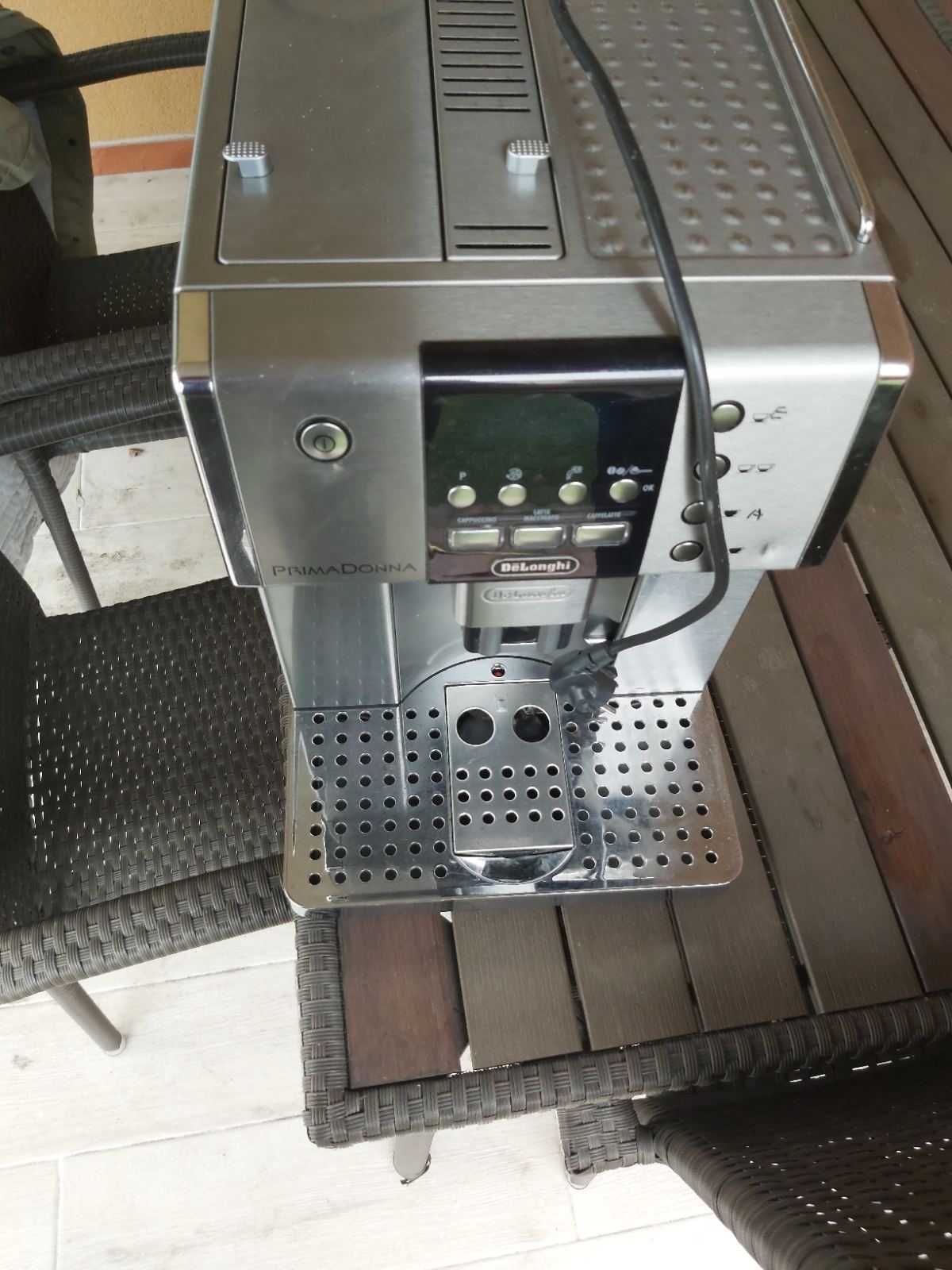 Кавомашина DeLonghi PrimaDonna