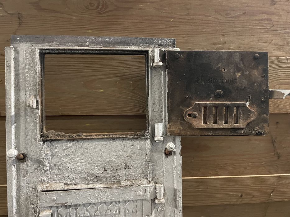 Stare przedwojenne drzwiczki z kuchni kaflowej pieca kaflowego Antyk