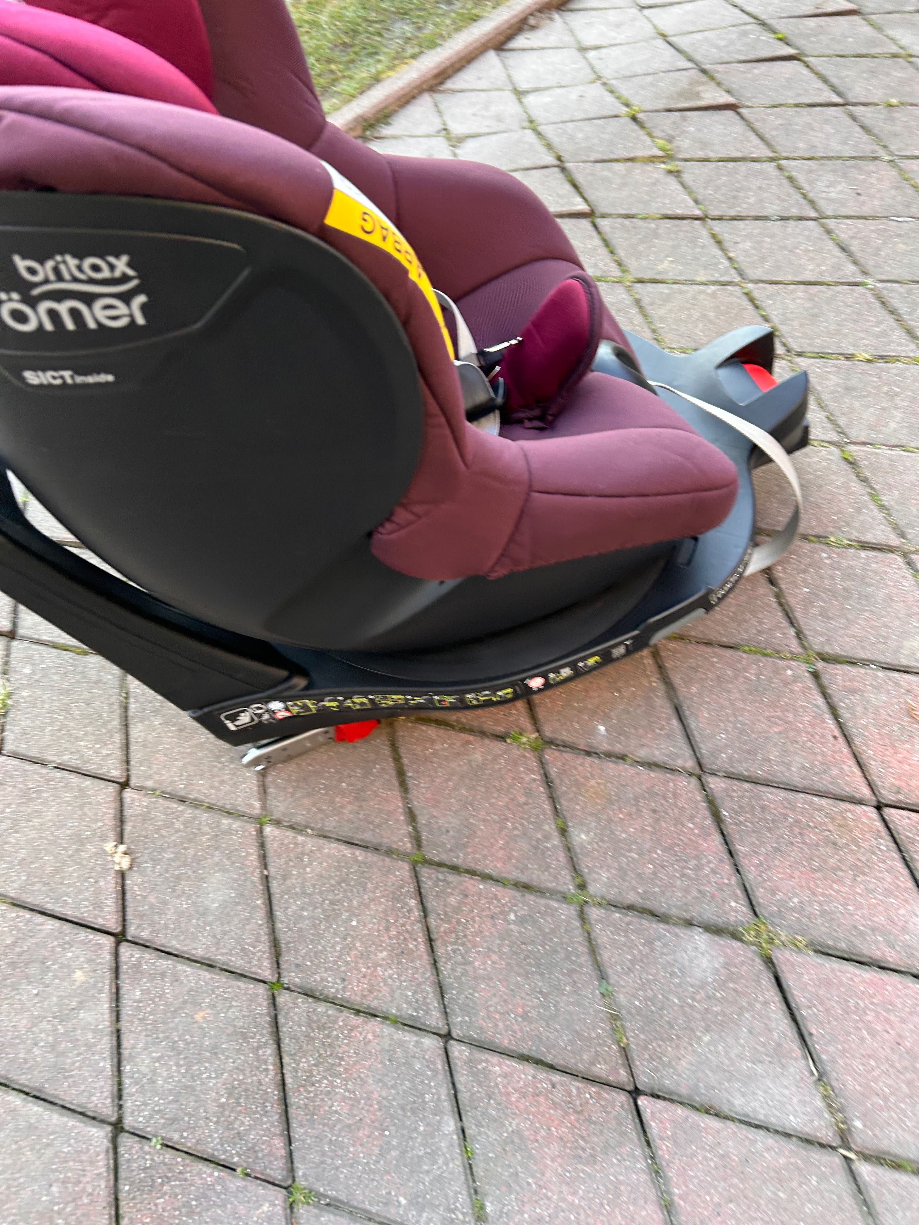 Britax Romer Dualfix M i-Size burgundy red