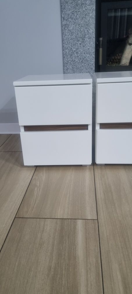 Stoliczki nocne  białe