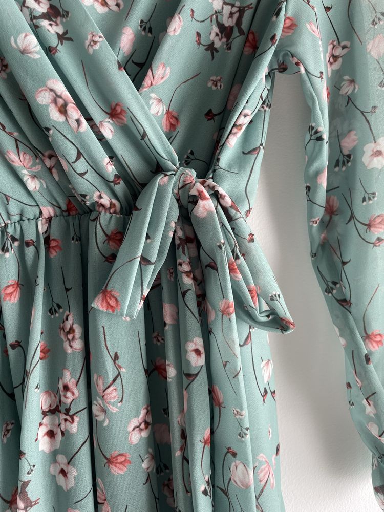 Vestido Floral em tons de Verde