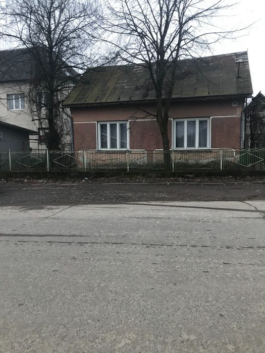 Будинок в центрі Сокирниці