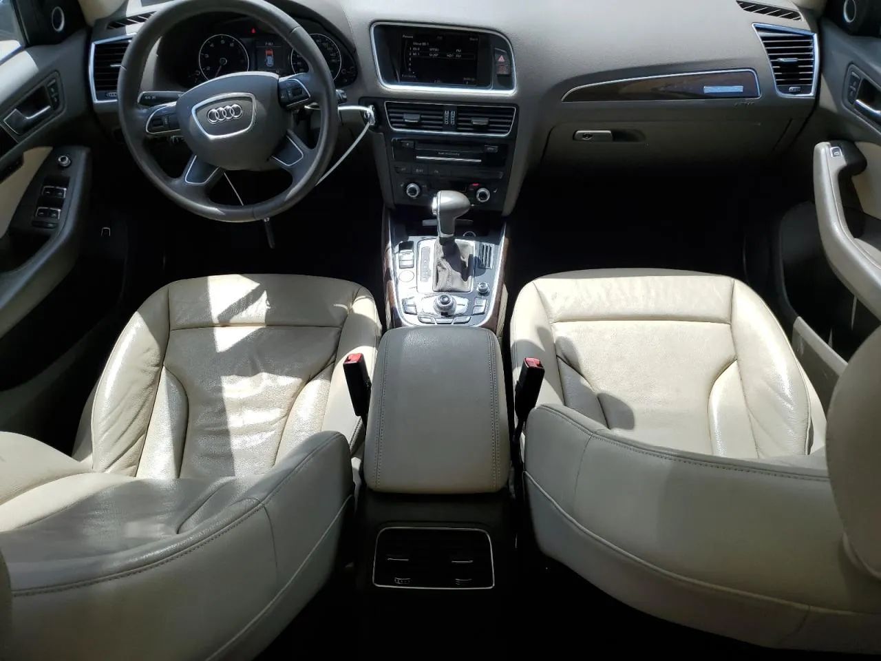 Audi Q5 zadbany serwisowany piękny środek niski przebieg