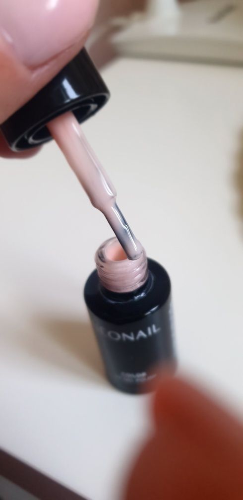 Nowy lakier hybrydowy Neonail Seashell