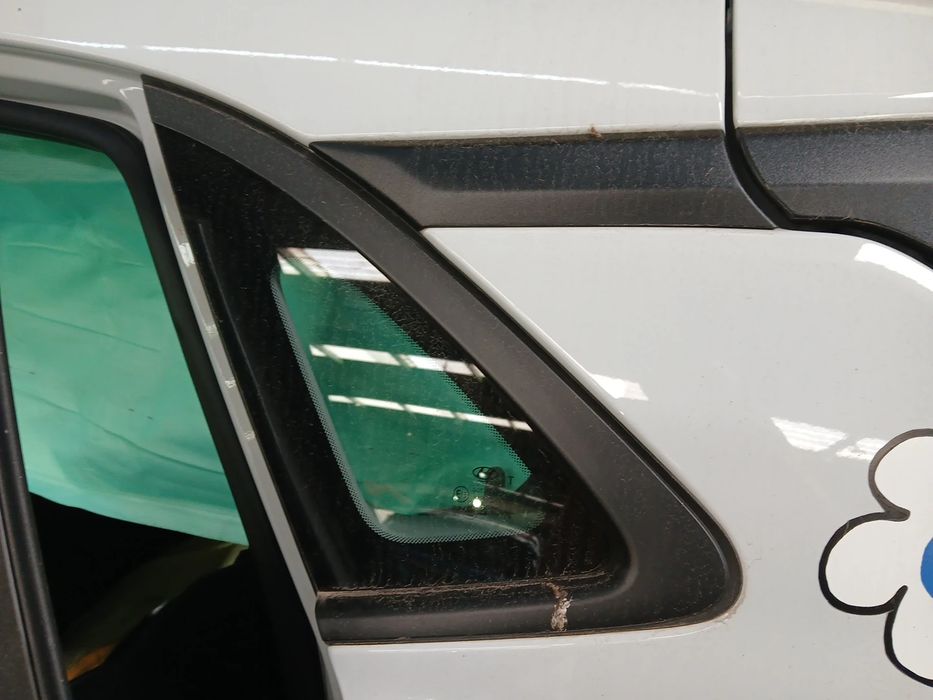 Vidro do painel trás esquerdo HYUNDAI Kauai (OS)