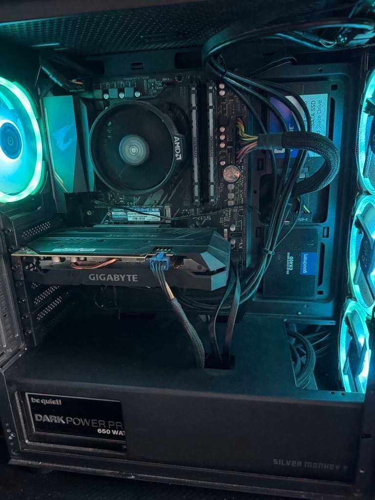 Komputer Gamingowy High-End z Monitorem i Akcesoriami
