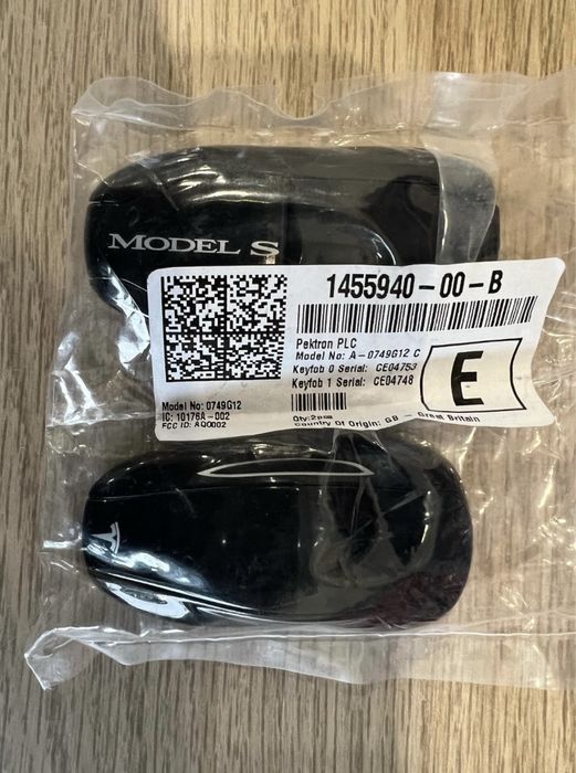 Оригінальний Ключ машинка Tesla model 3/Y/S/X