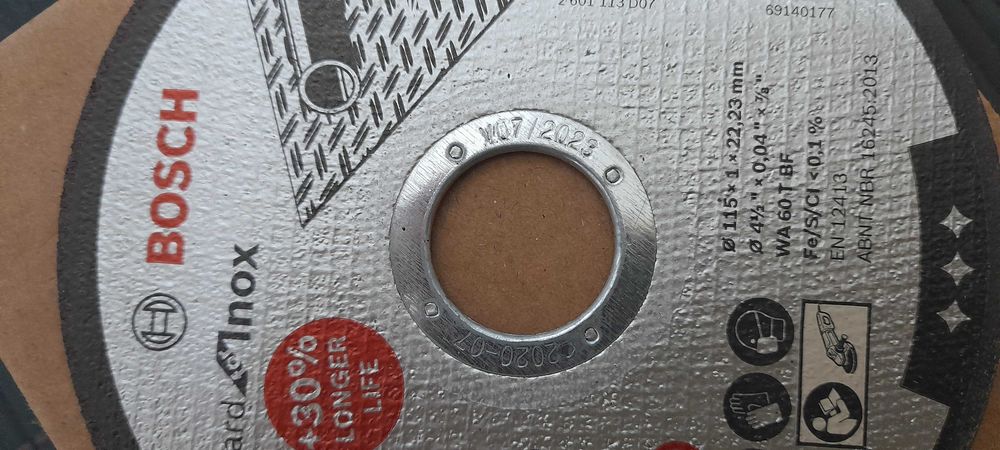 Discos de Corte Inox 115 x 1mm x 22.3mm Bosch e de 2,5mm e rebarbar