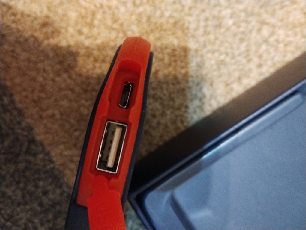Ładowarka solarna Tommy Hilfiger power bank