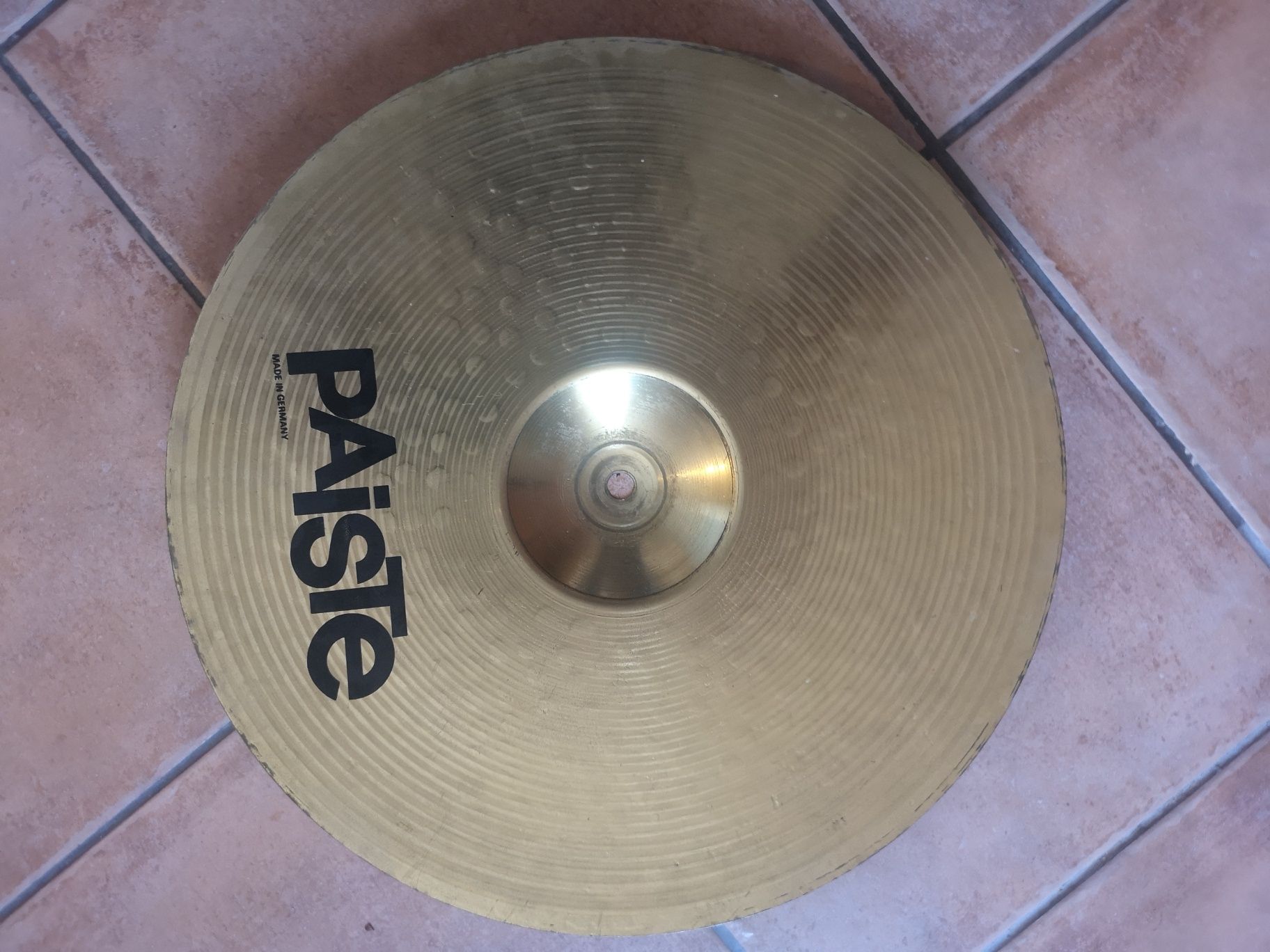 Pratos de bateria Paiste