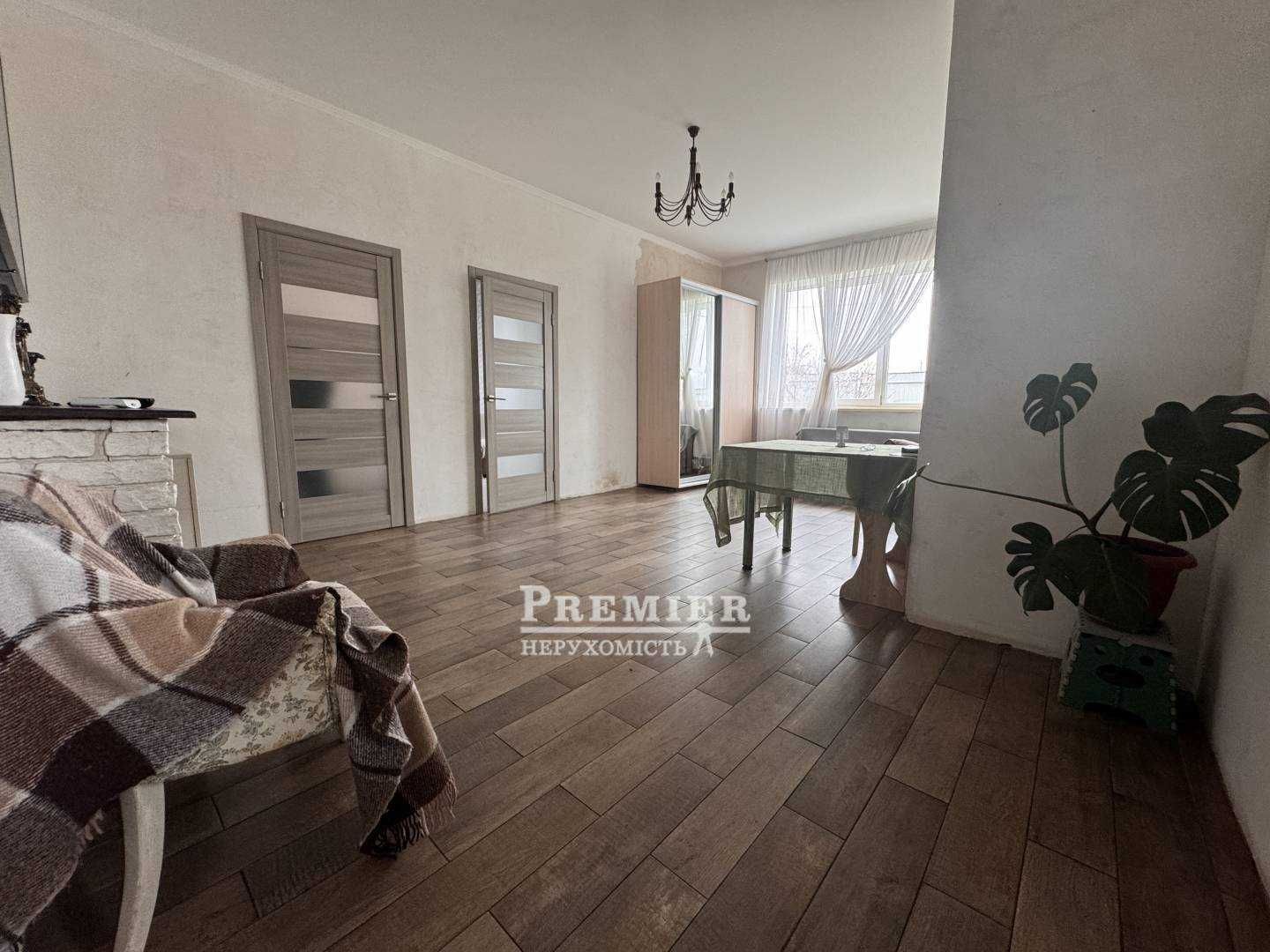 Будинок з сучасним ремонтом 90 кв.м на 5 сотках Красносілка.