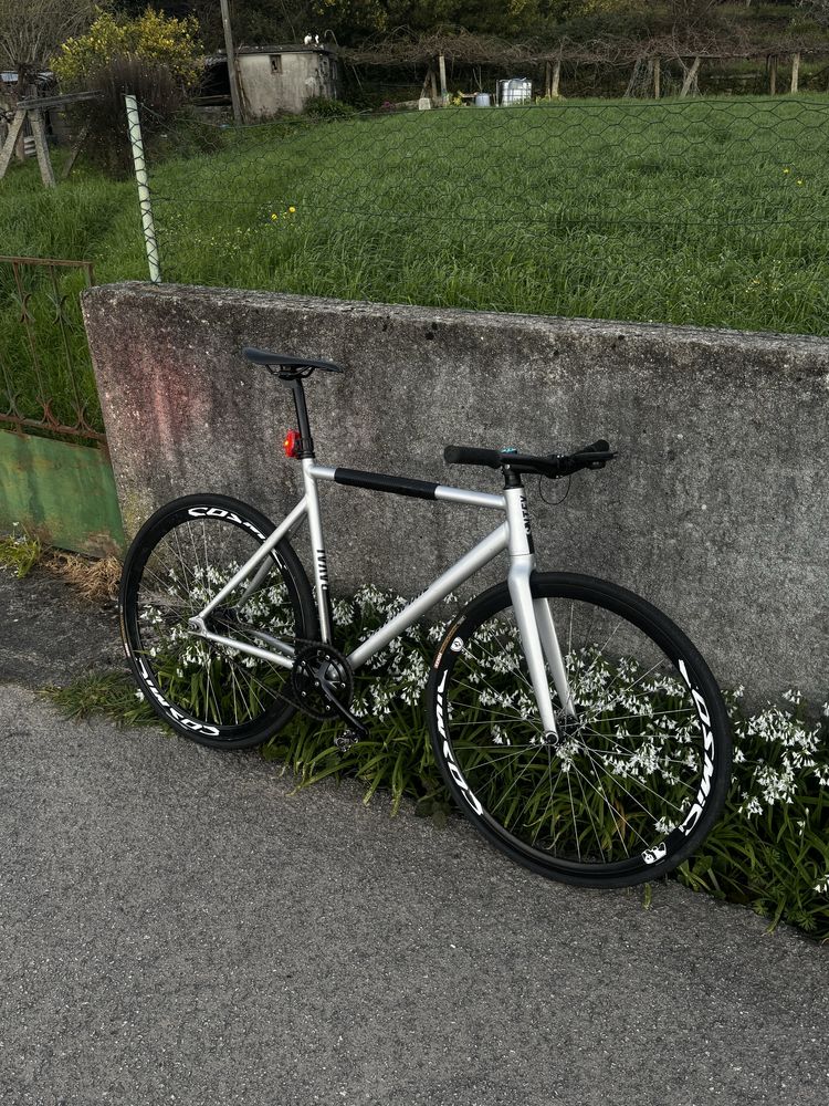 Santa Fixie Raval