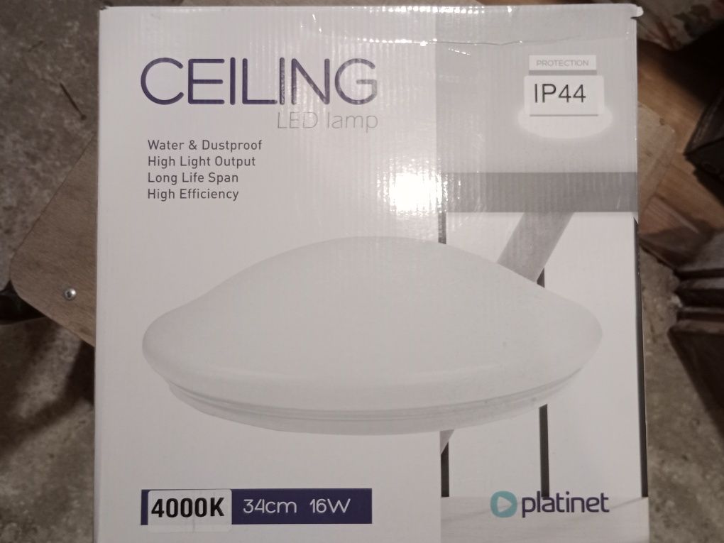 Nowy  plafon  LED