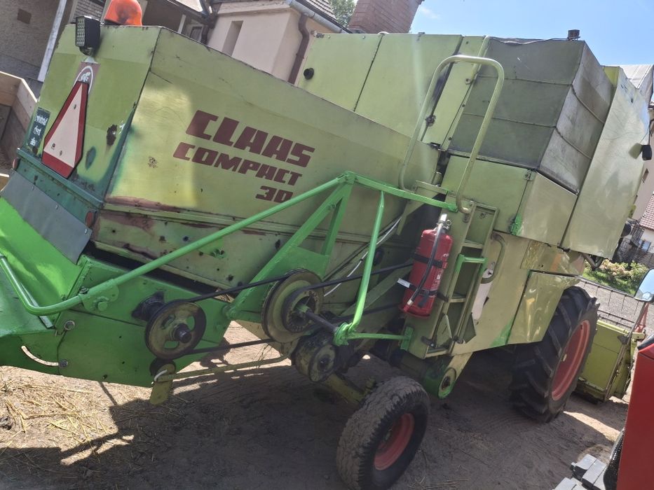 Kombajn zbożowy Claas compact 30