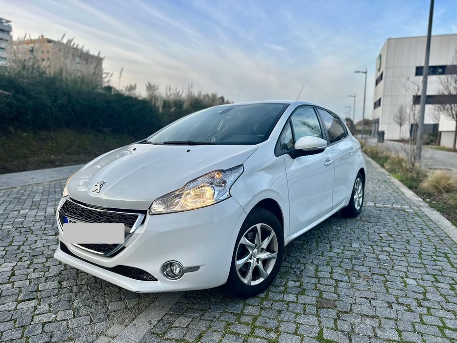 Peugeot 208 1.2 VTi Active c/ 117.000 km (só um dono)