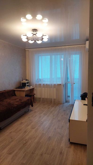 Однокімнатна квартира з ремонтом, мінімальне оформлення! Є газ!