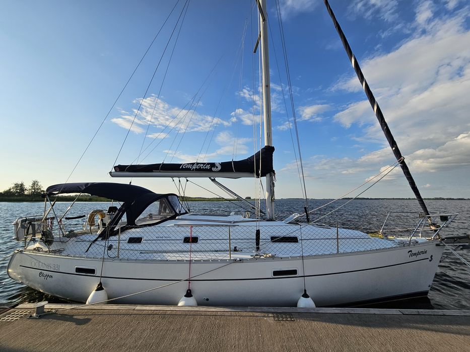 Jacht żaglowy Beneteau Oceanis 331 Clipper - 3 kabiny - nowy silnik