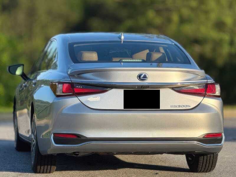 2022 Lexus ES 300h