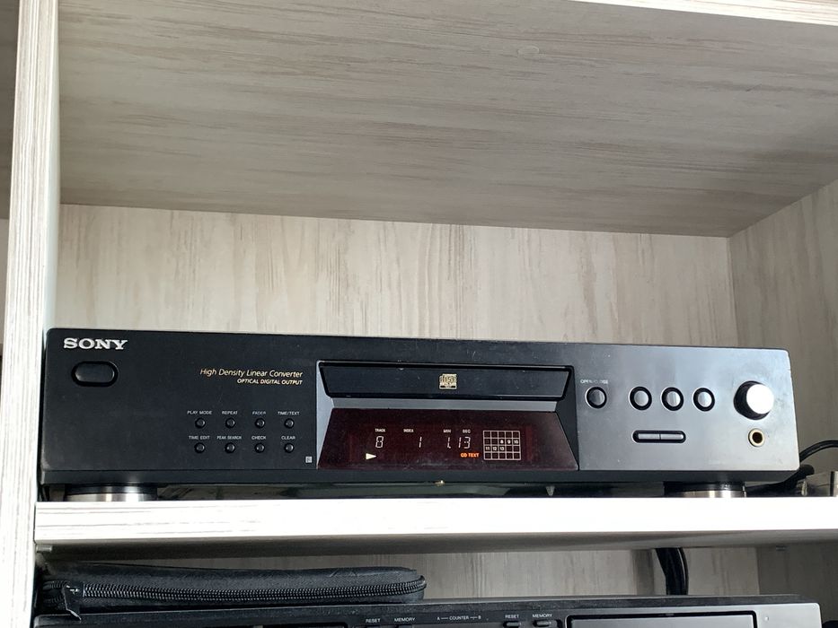 Sony CDP XE570 програвач CD