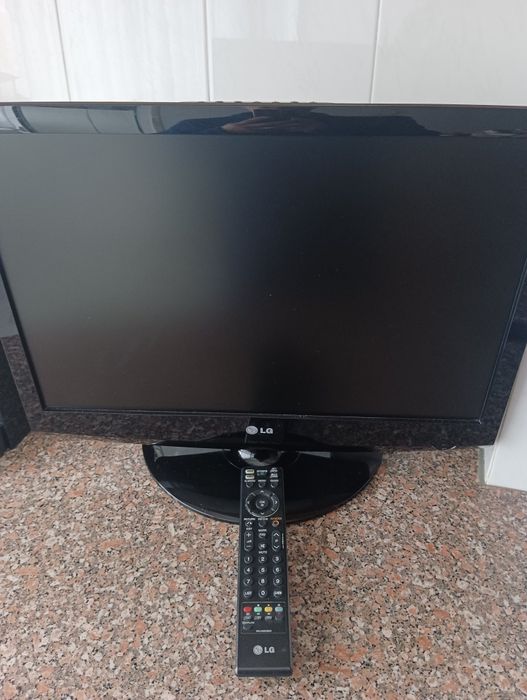Tv lcd LG 24 " como nova