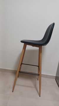 Jonstrup. 2 krzesła barowe czarny dąb.
Krzesło barowe JONSTRUP czarny