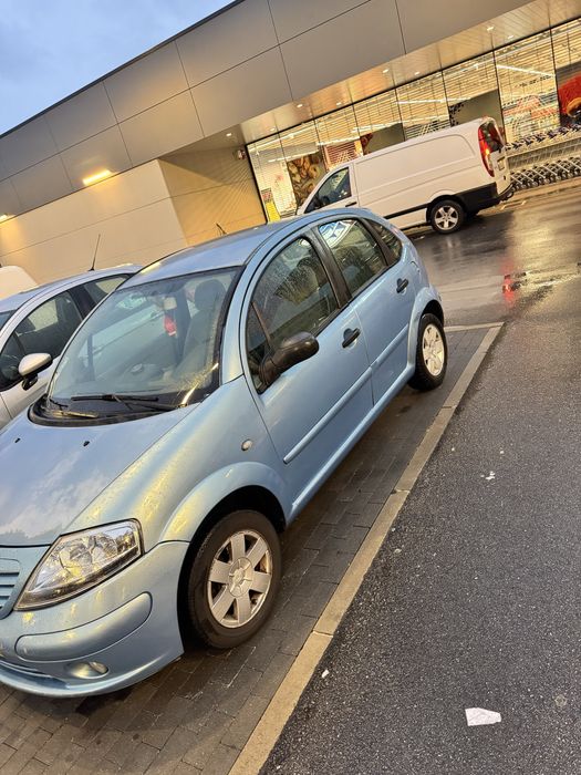 Carro citroen c3.