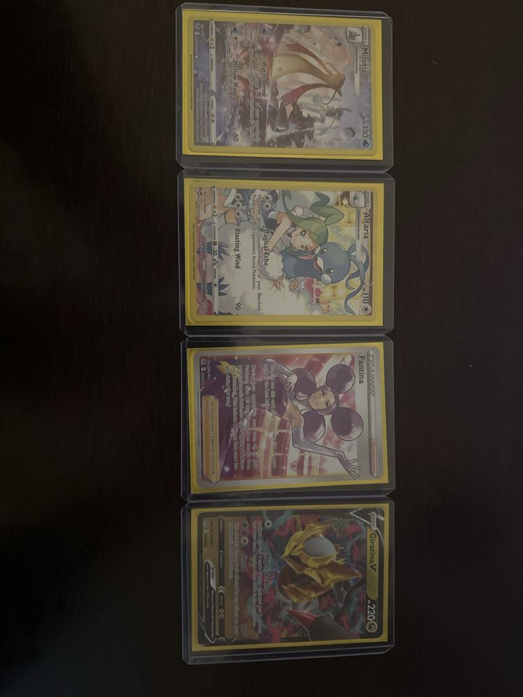 Cartas dos sets Silver Tempest e Lost Origin