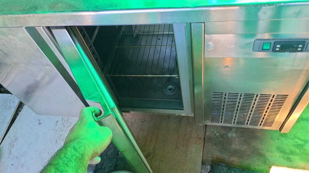 Mesa congeladora com tampo 2 portas