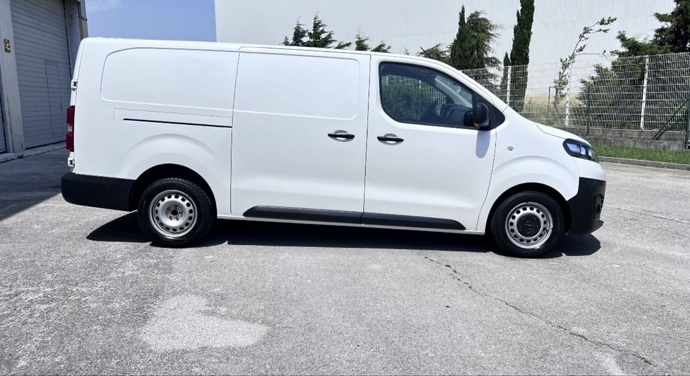 Vivaro 2.0 de 2022 longa