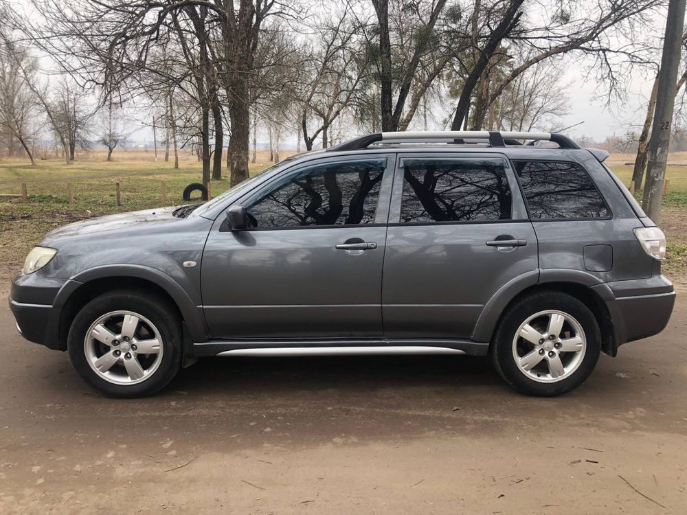 Mitsubishi outlander 2008