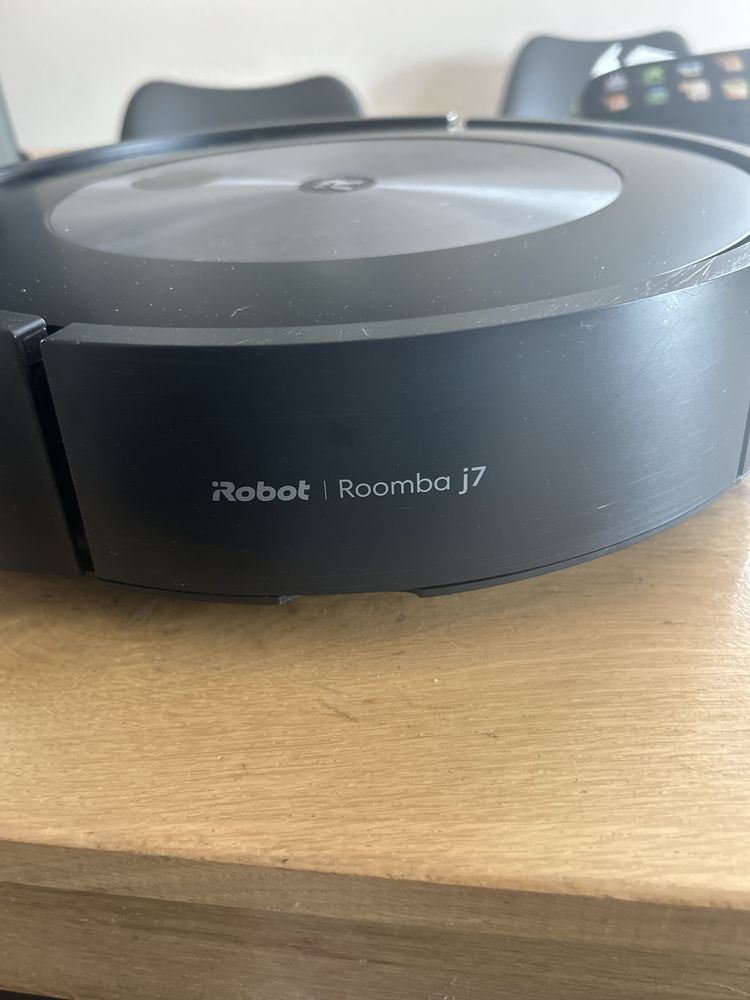 Robot sprzatajacy Roomba j7