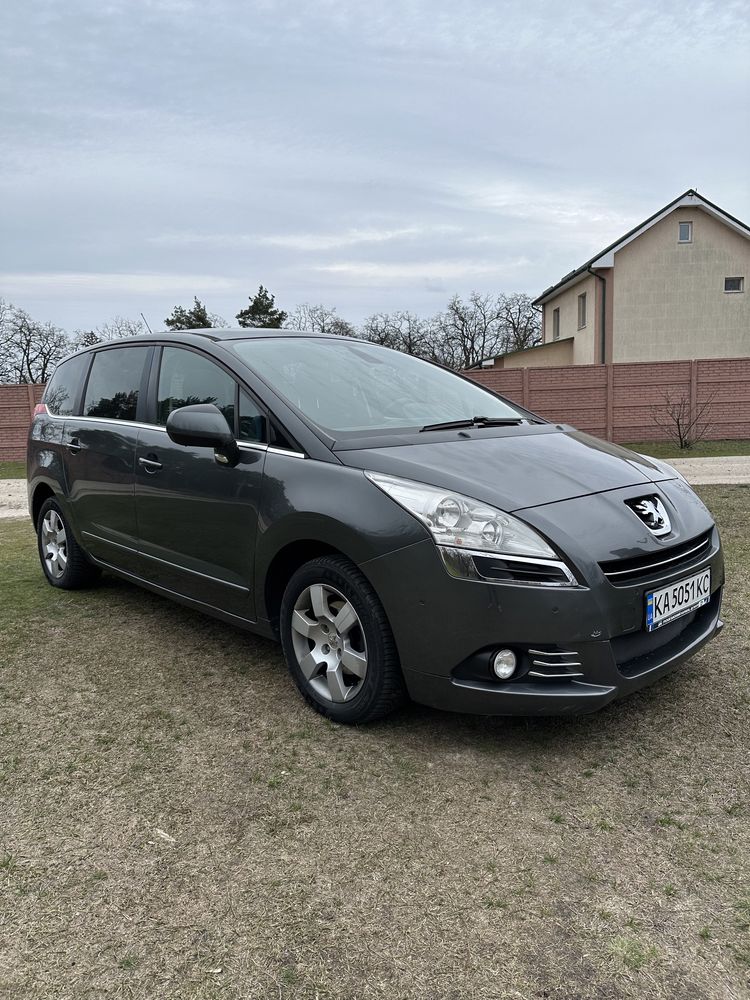 Peugeot 5008 2013