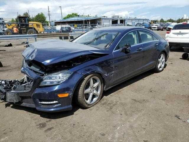Mercedes-Benz CLS 550, 300 kW, z 2013 roku, model USA.