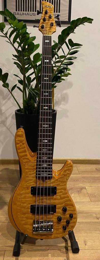 Gitara basowa YAMAHA TRB 1005