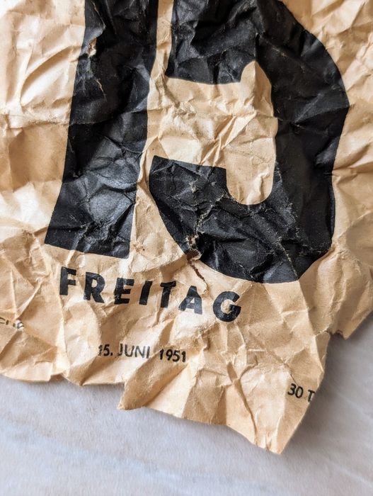 Przedwojenne buciki dziecięce z historią antyk