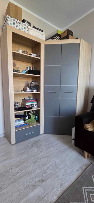 Zestaw mebli do pokoju (komoda, szafa narożna, słupek)