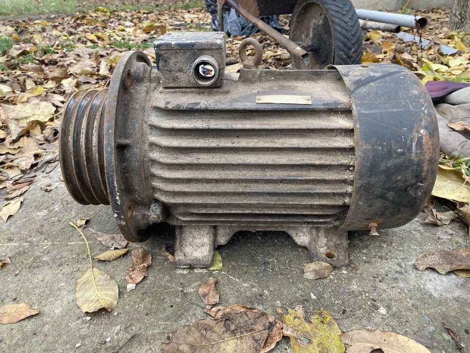 Продам електродвигун 15 КВт 1440 об/хв