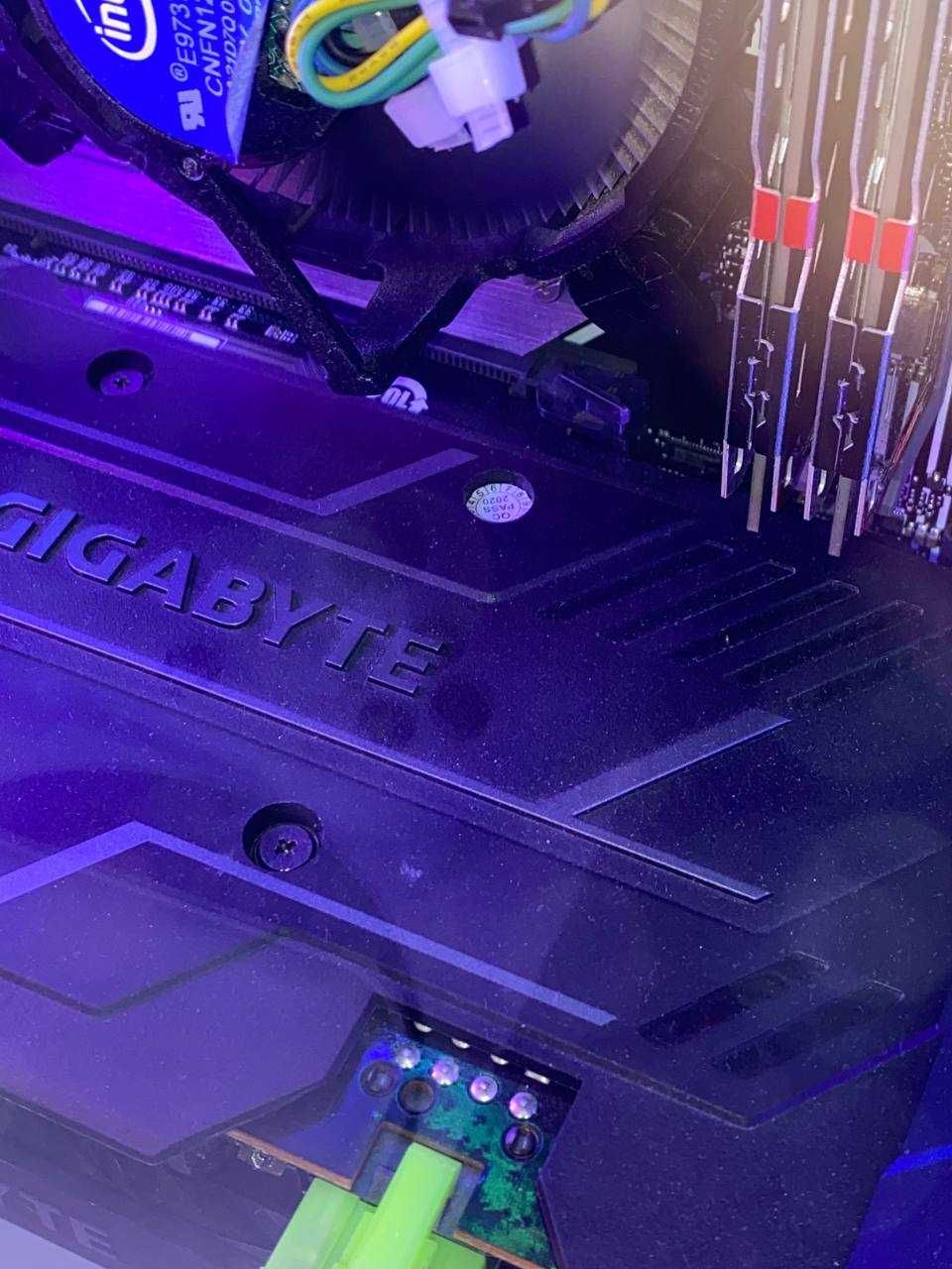 Продам видеокарту Gigabyte RX5500xt