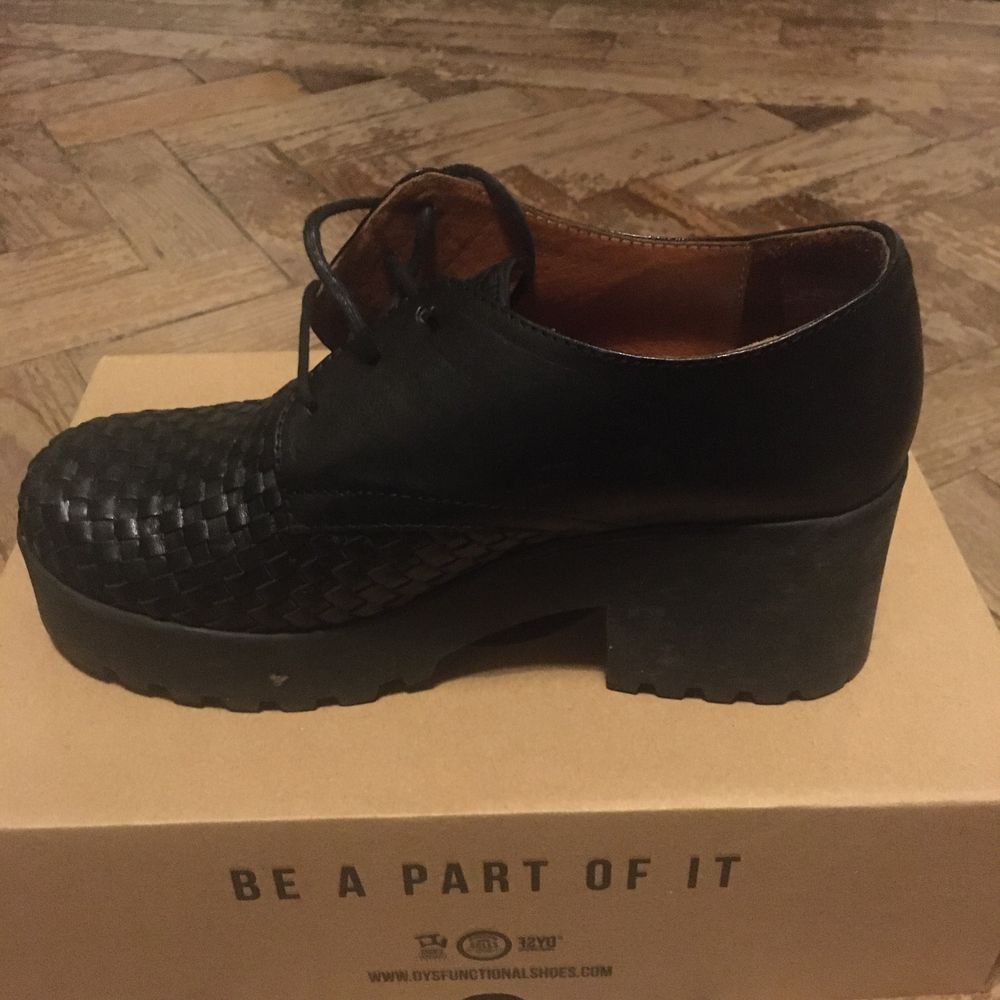 Sapatos de atacadores Dysfunctional