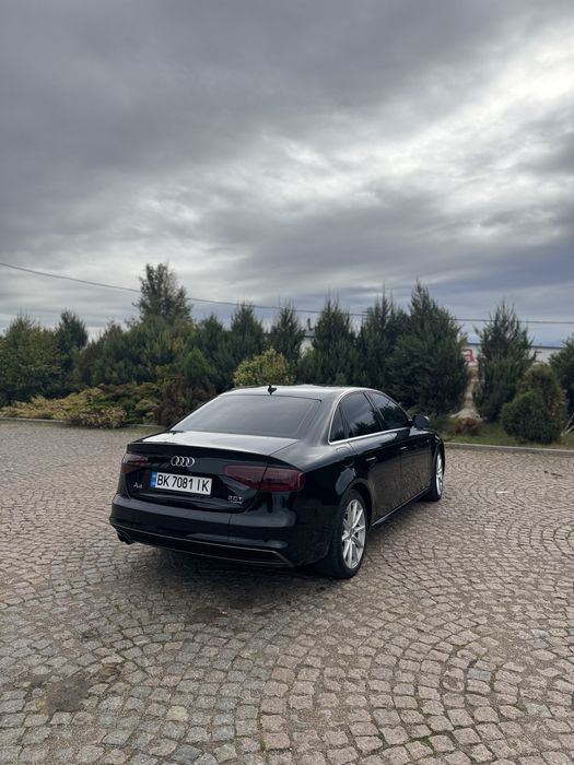 Продам власне авто Audi A4 B8.