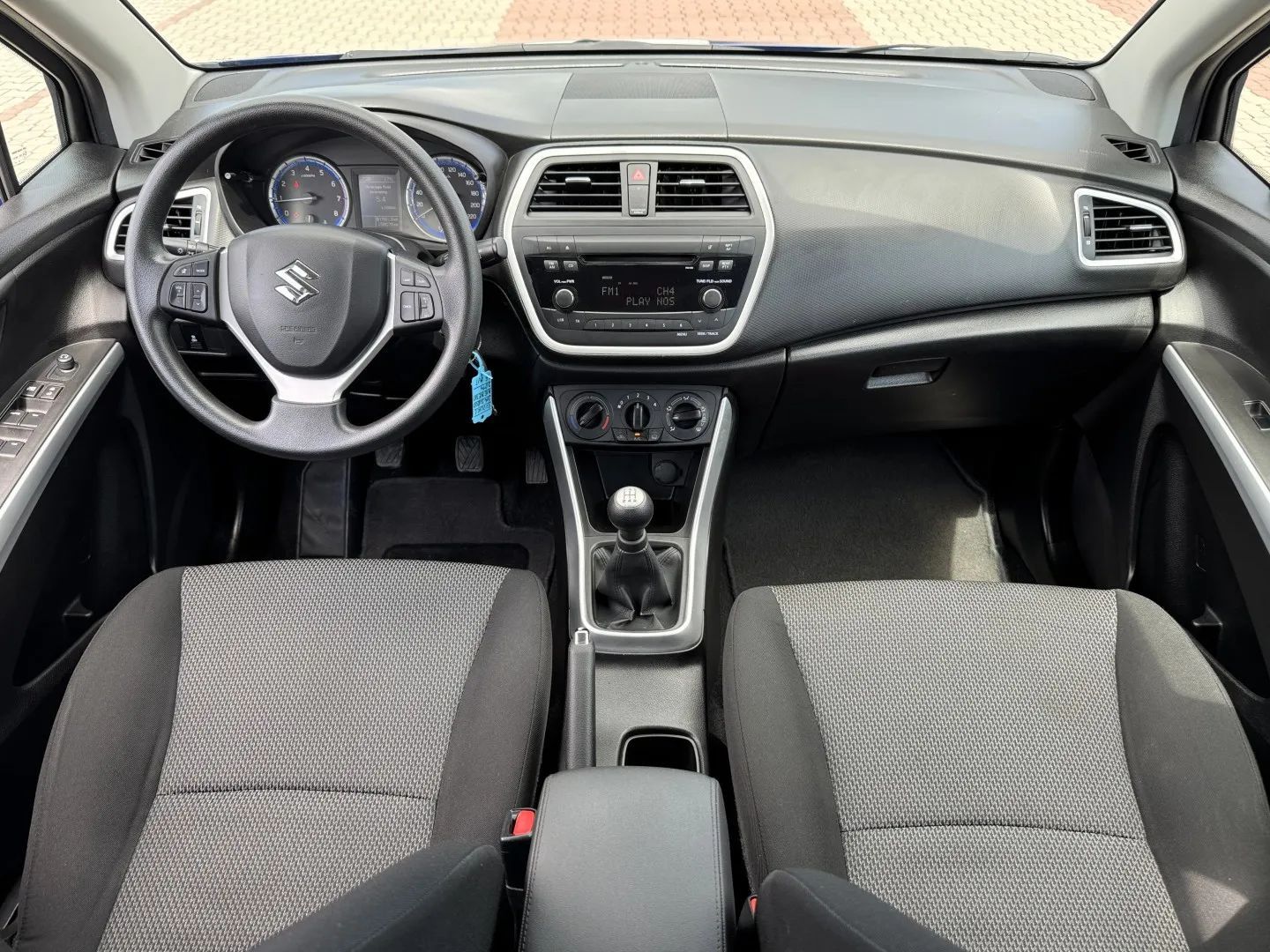 Suzuki SX4 S-Cross lekko uszkodzony z Belgii