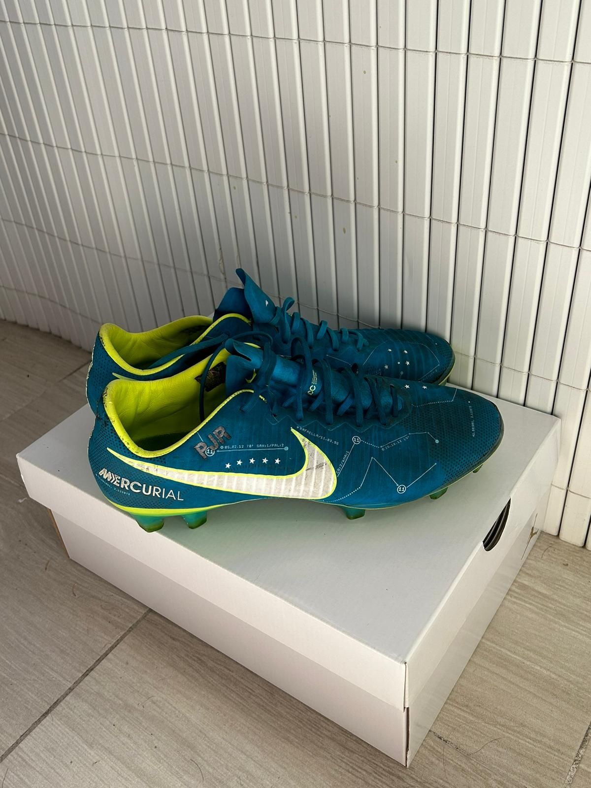 Chuteiras Nike mercurial 40