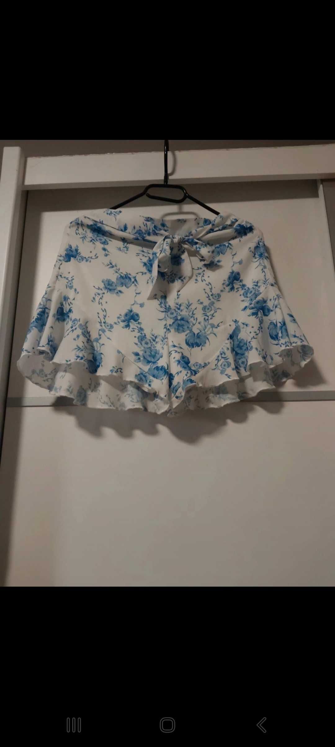 Piekne spodenki z falbanką