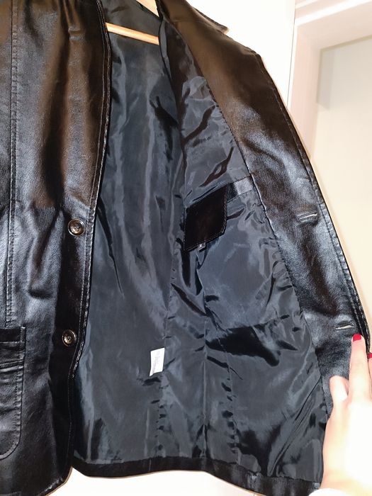 Casaco preto em pele