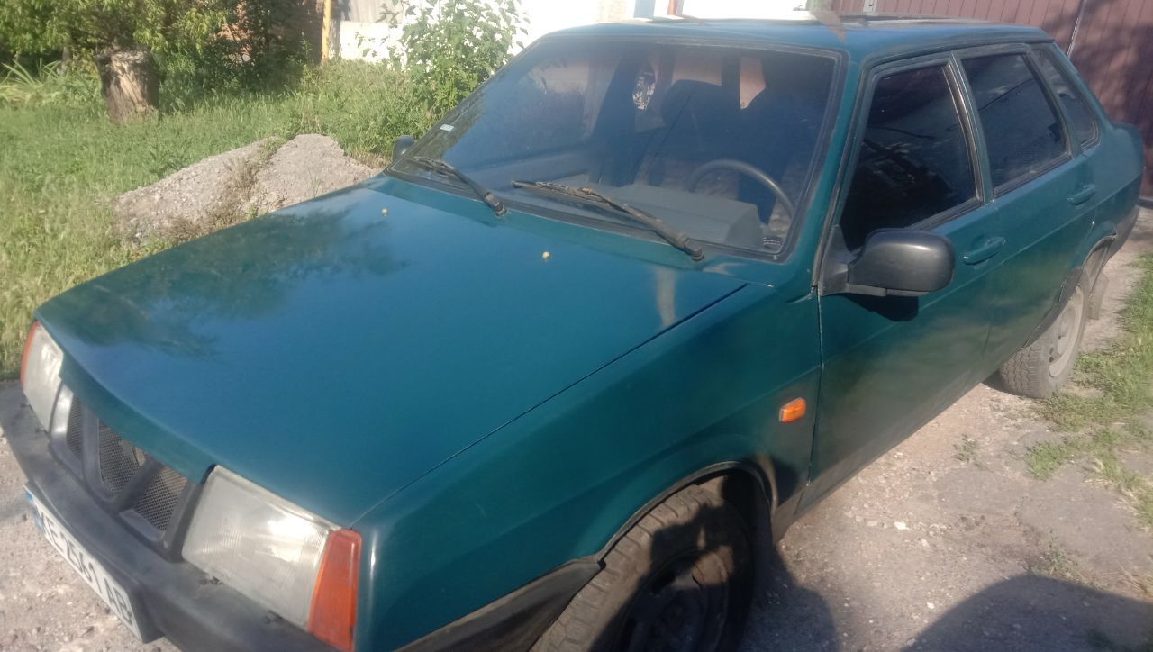 Автомобиль Ваз 21099