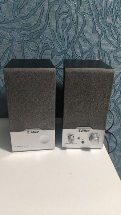 Колонки edifier R18