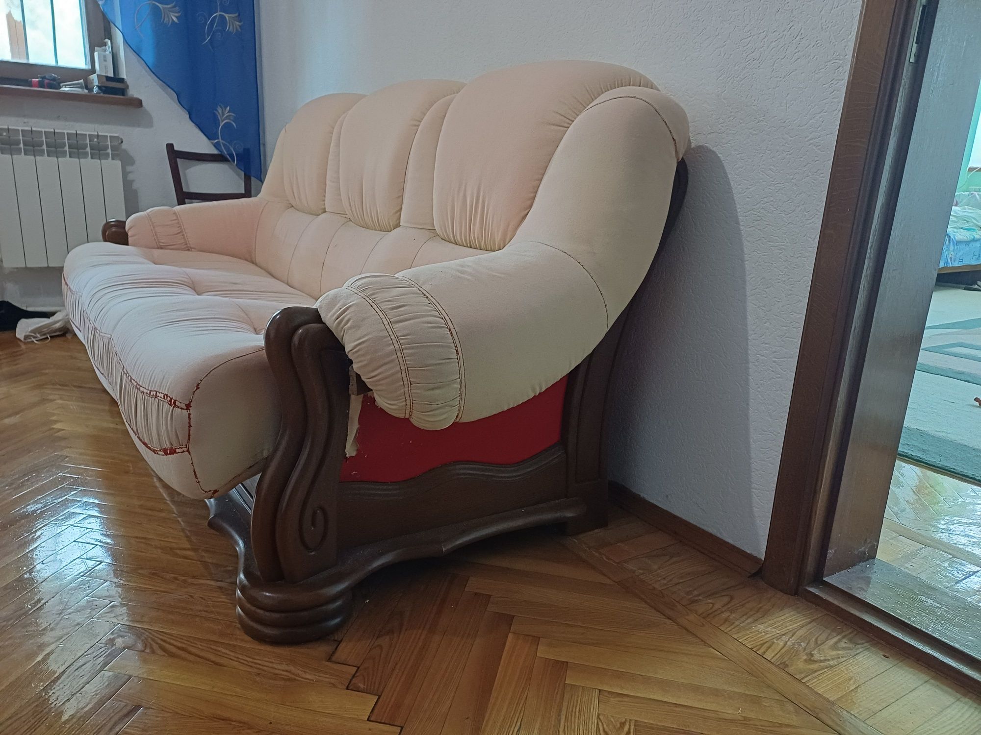 Продам два дивани