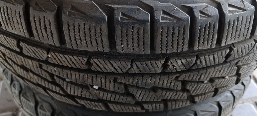 Пара шин Premiori зима 205/60 r16 зимняя резина